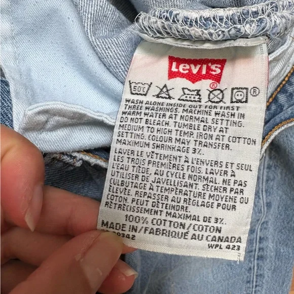 Vintage Levi’s 501 Light Wash Blue Jeans Made in Canada - Picture 5 of 13
